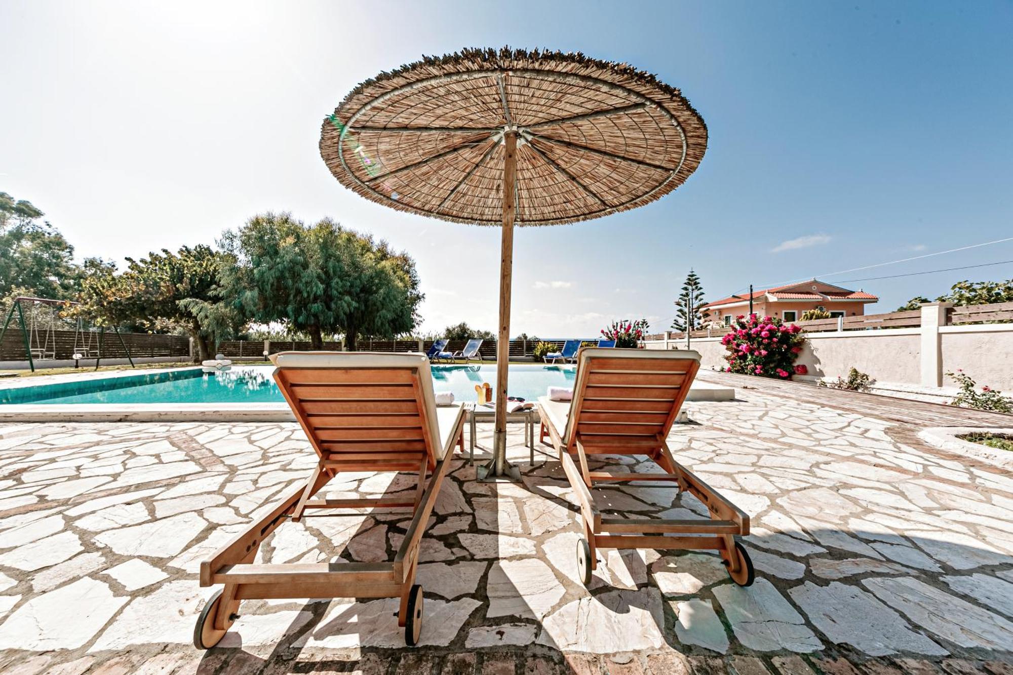 Skidi Beach House Agios Matthaios  Экстерьер фото