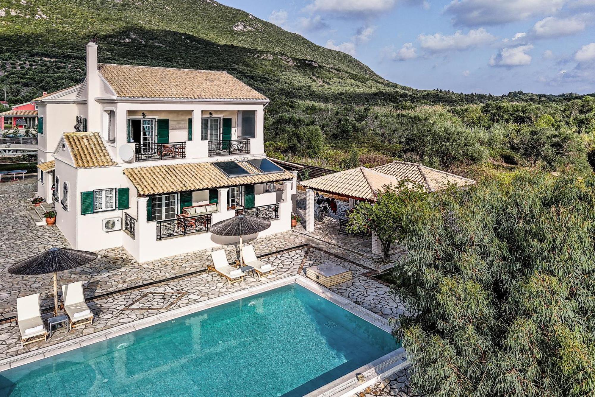Skidi Beach House Agios Matthaios  Экстерьер фото