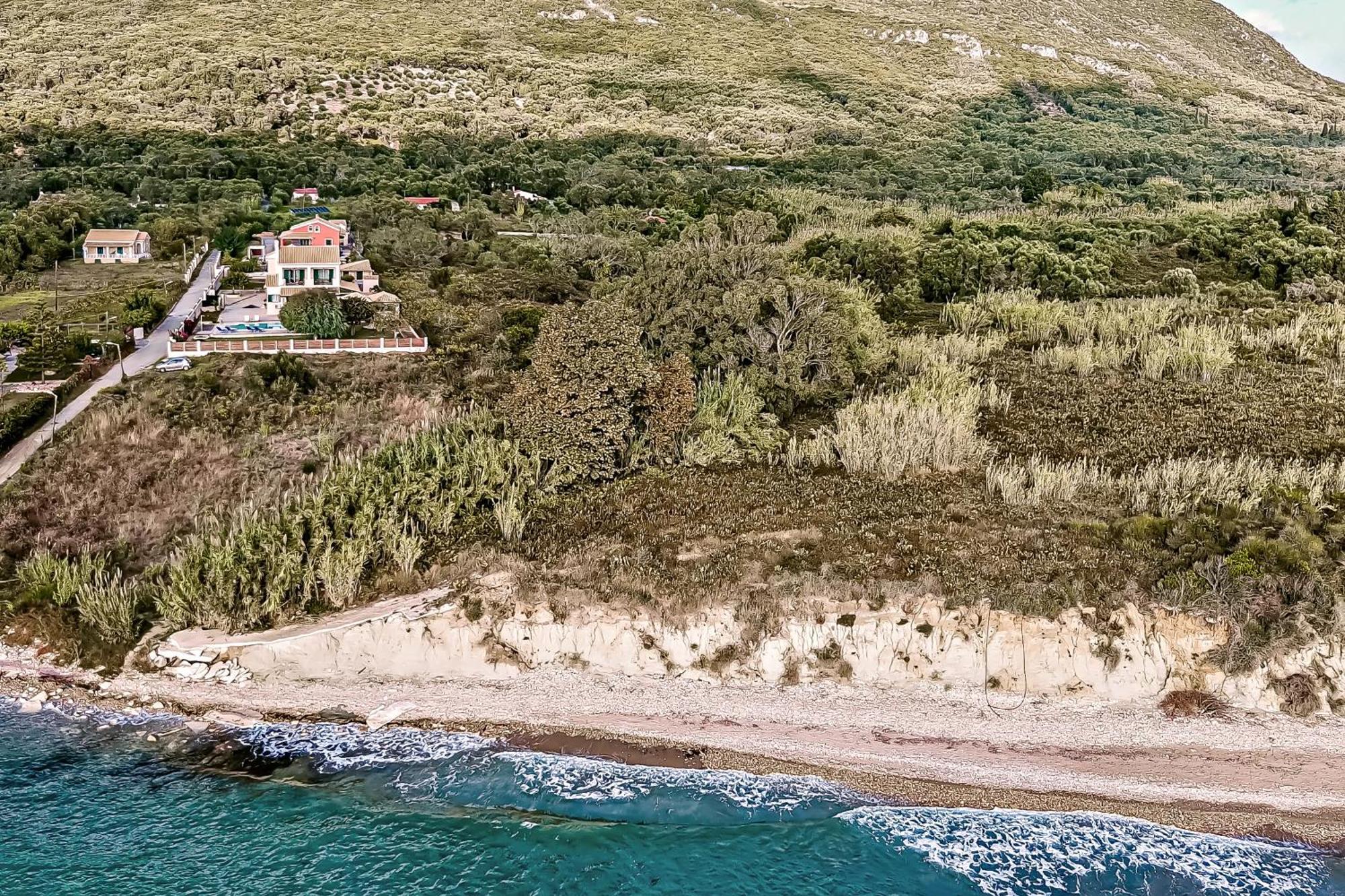 Skidi Beach House Agios Matthaios  Экстерьер фото