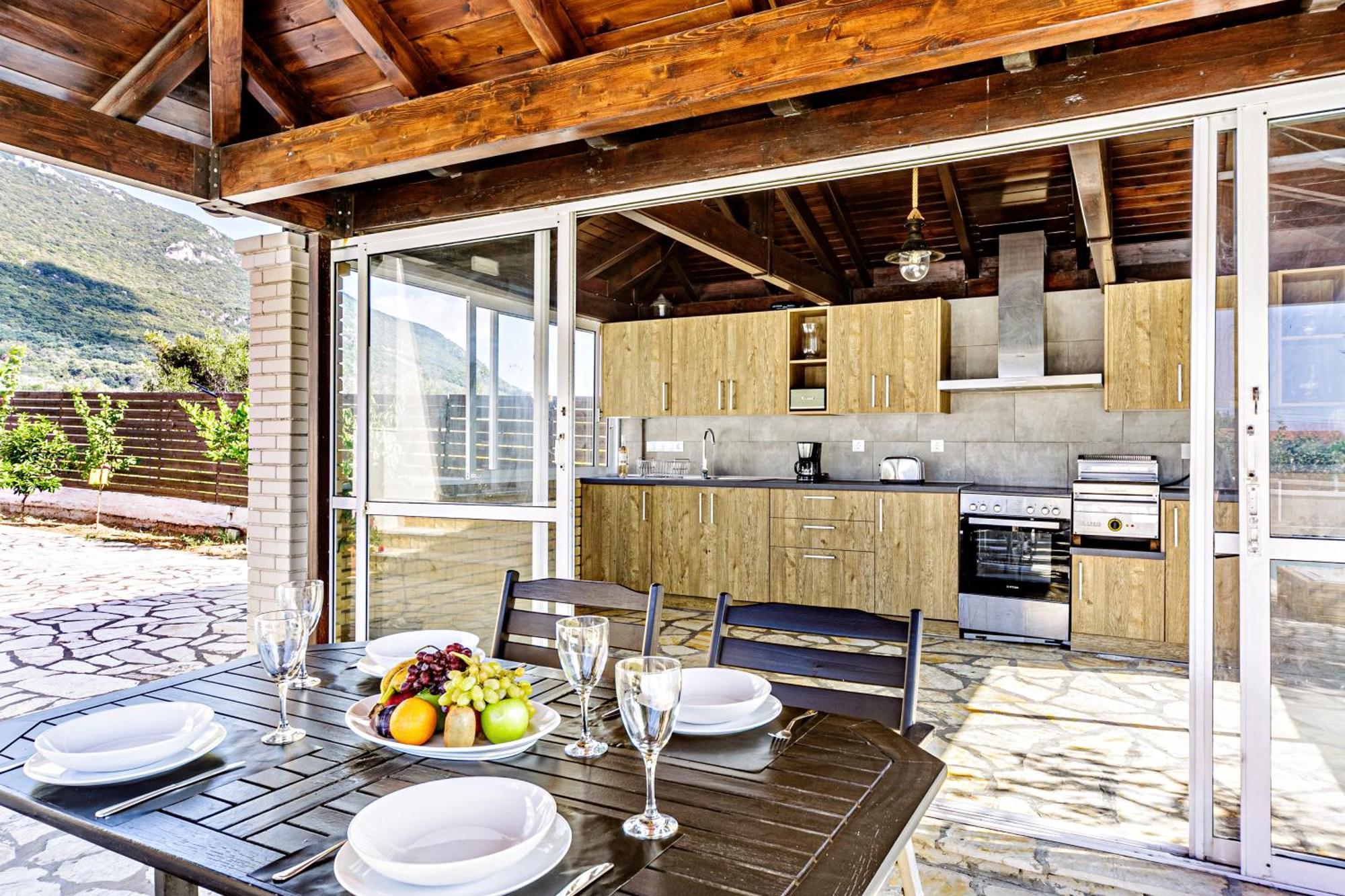 Skidi Beach House Agios Matthaios  Экстерьер фото
