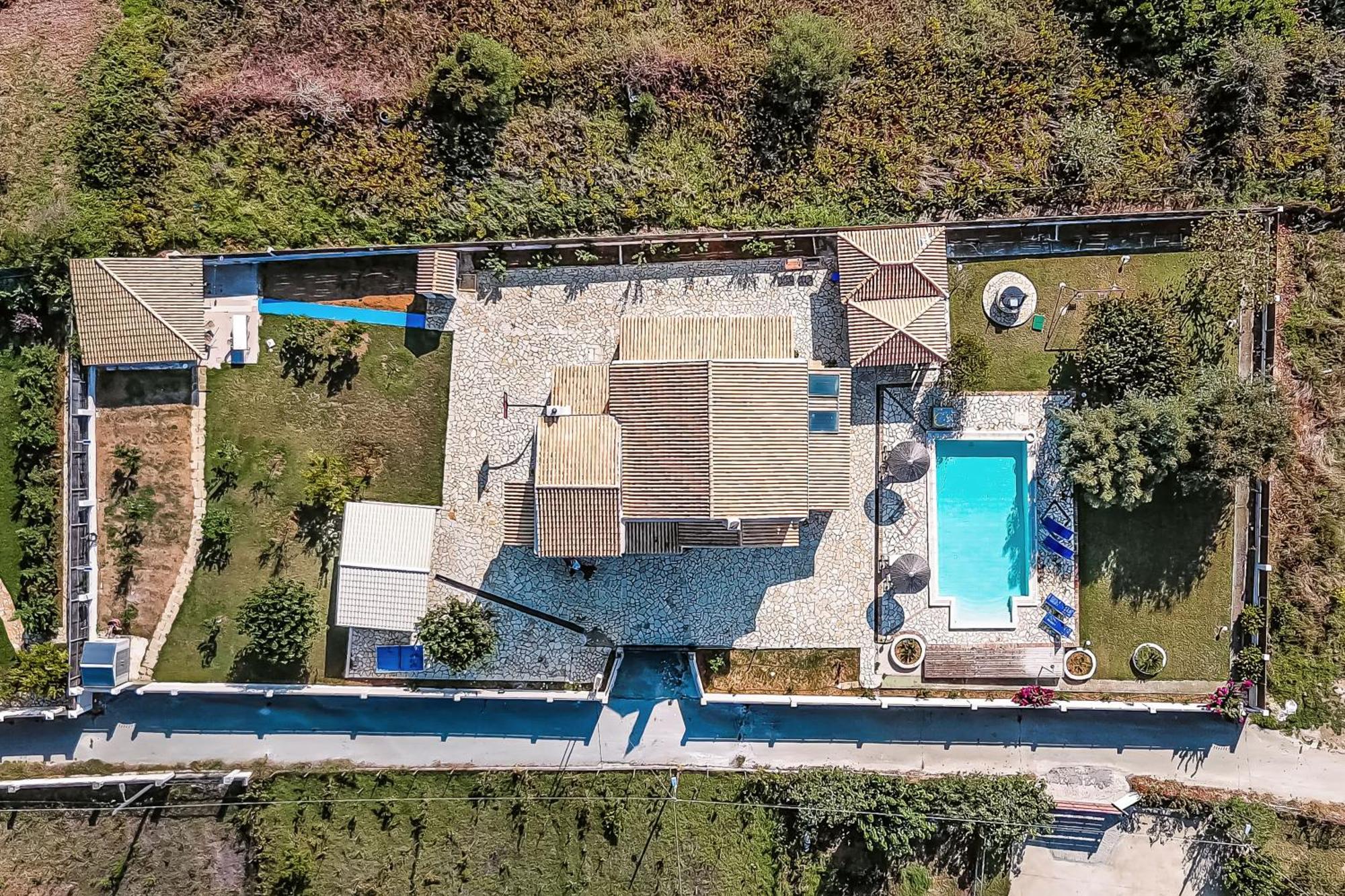 Skidi Beach House Agios Matthaios  Экстерьер фото